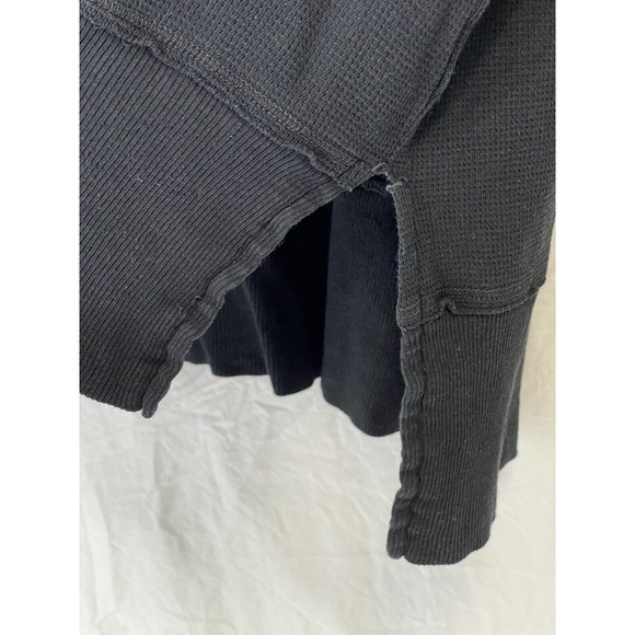 LaMade Women's Black Long Sleeve V-Neck Waffle Knit Top LARGE Athleisure - Picture 4 of 8